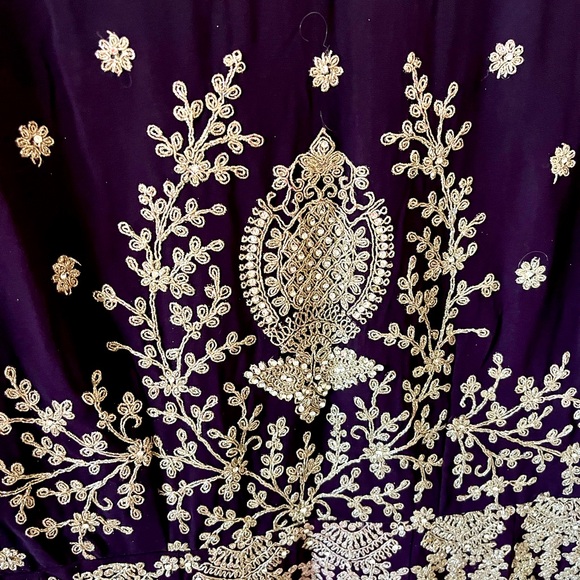 Women's Burgundy and Gold Suit - Picture 3 of 11